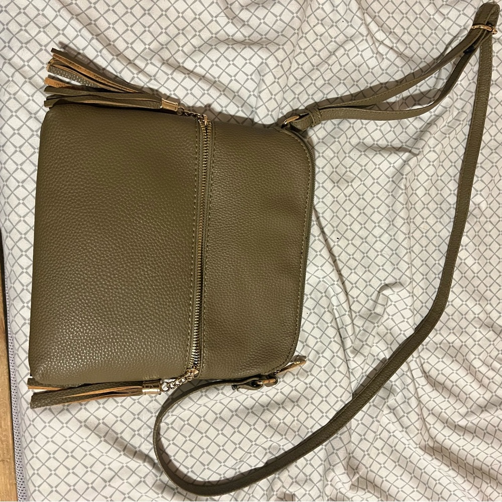 31 brand olive crossbody